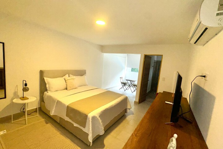 Room 9 of 29