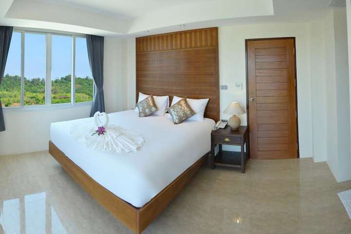 Room 5 of 24