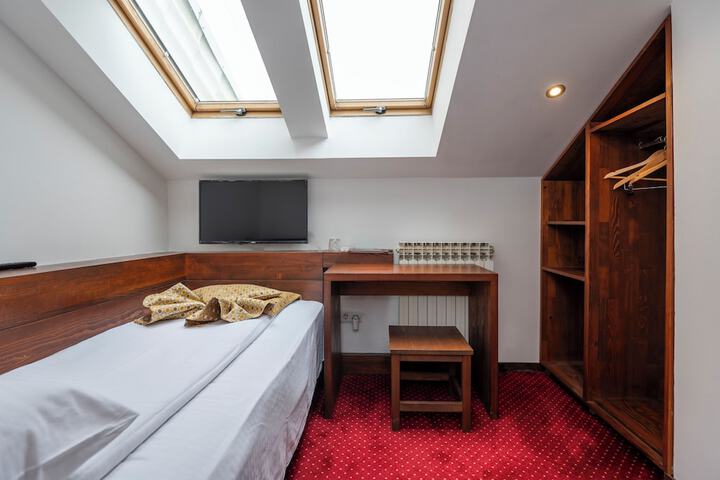Room 3 of 30