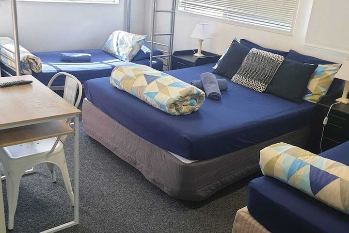 Room 13 of 38