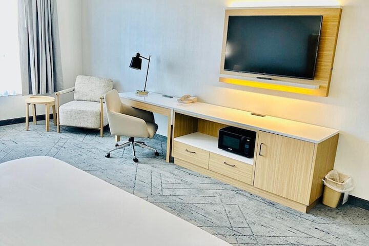 Room 11 of 29