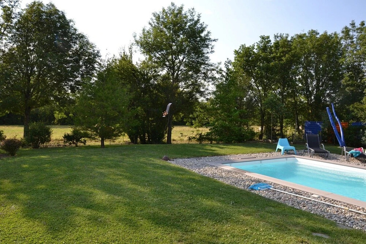 Pool 11 of 15