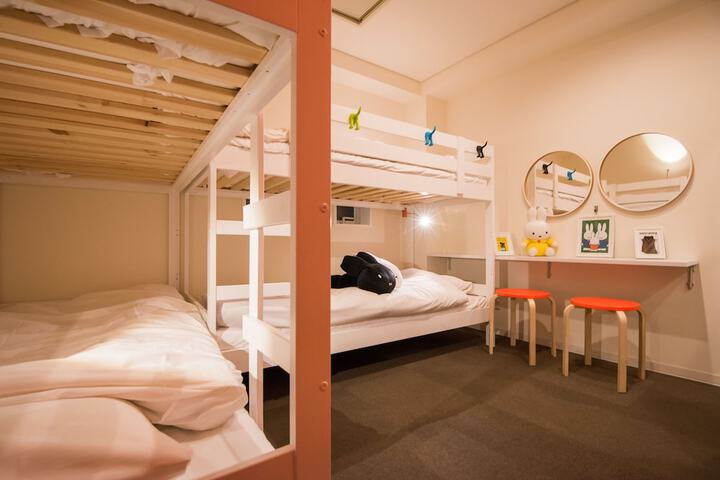 Room 25 of 80