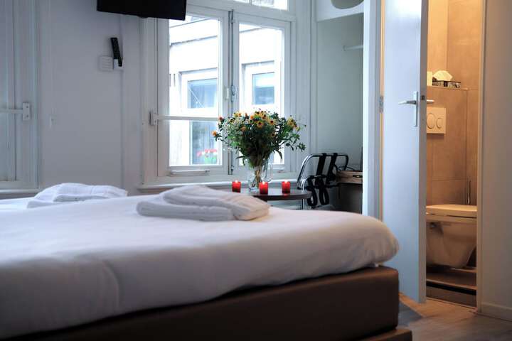 Room 52 of 132