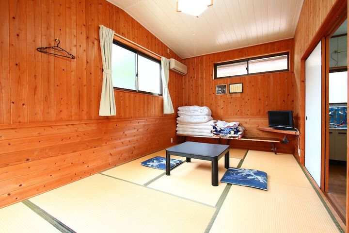 Room 3 of 18