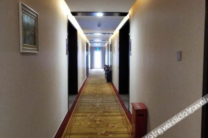 Hotel Interior 5 of 11