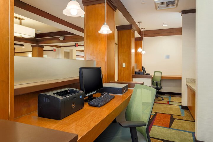 Business Center 15 of 28