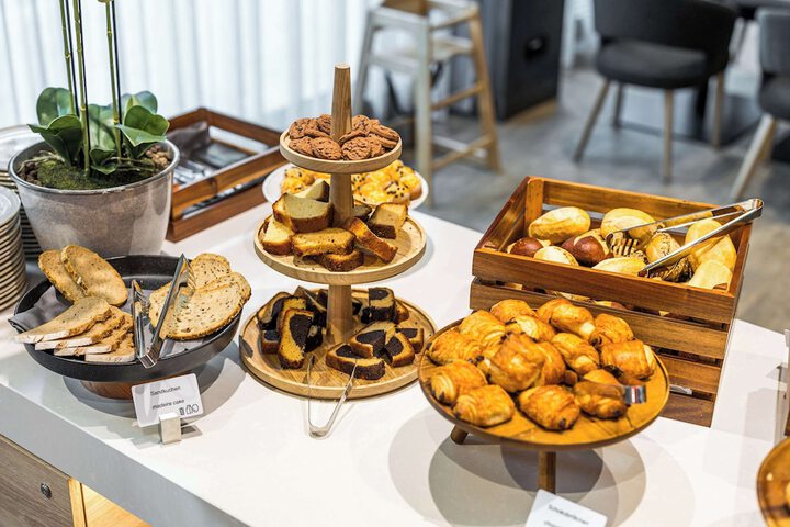 Breakfast/Coffee Service 82 of 108