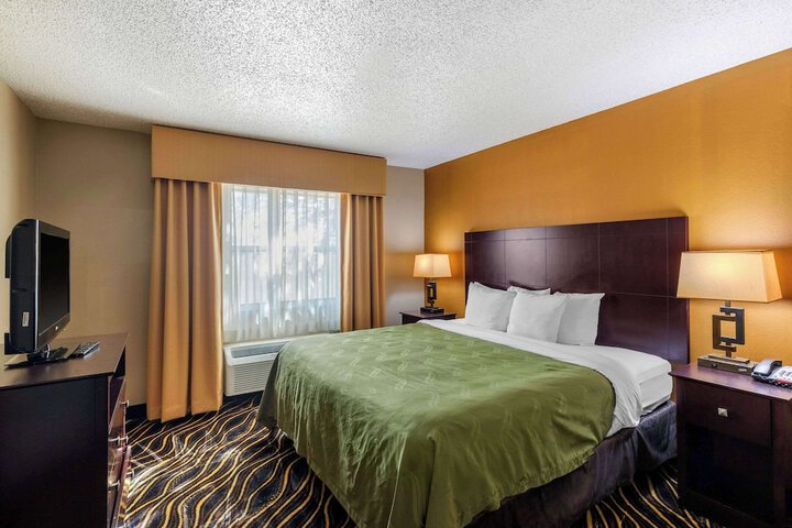 Suite 2 Queen Beds (12 of 26)