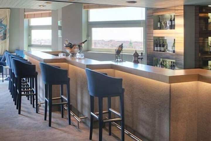 Lounge 59 of 65