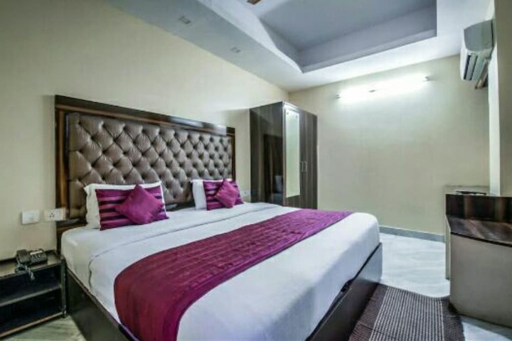Room 4 of 22