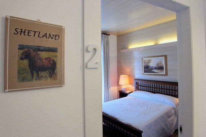 Room 9 of 26