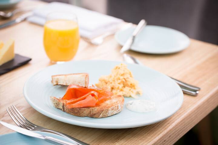 Breakfast/Coffee Service 64 of 94