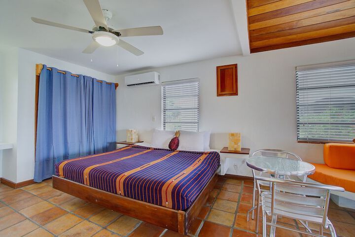 Room 3 of 223