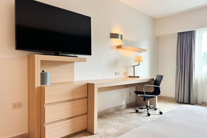 Room 13 of 78