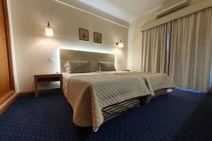 Room 7 of 36