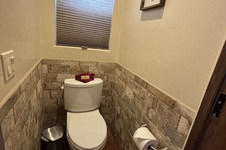 Room 186 of 285