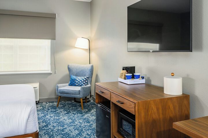 Room 37 of 84