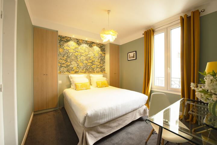 Room 25 of 53