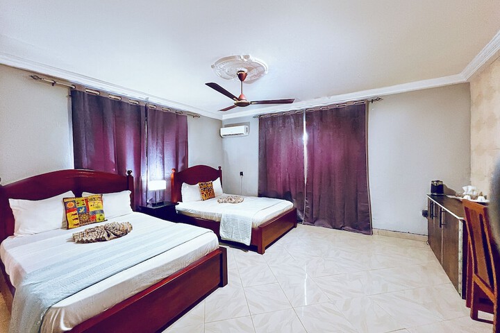 Room 13 of 114