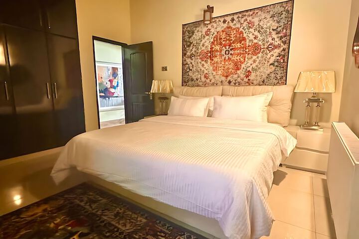 Room 8 of 31