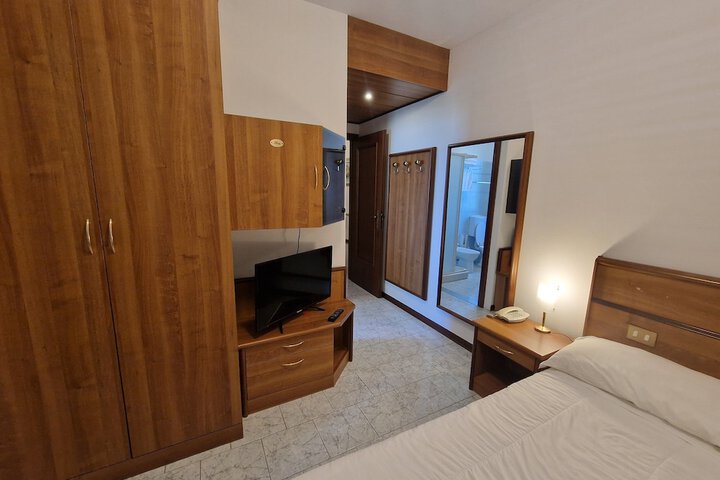 Room 17 of 58