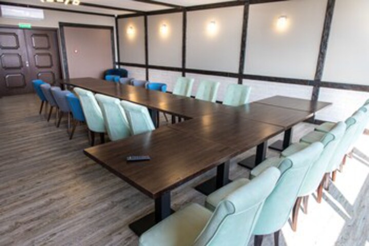 Business Center 9 of 36