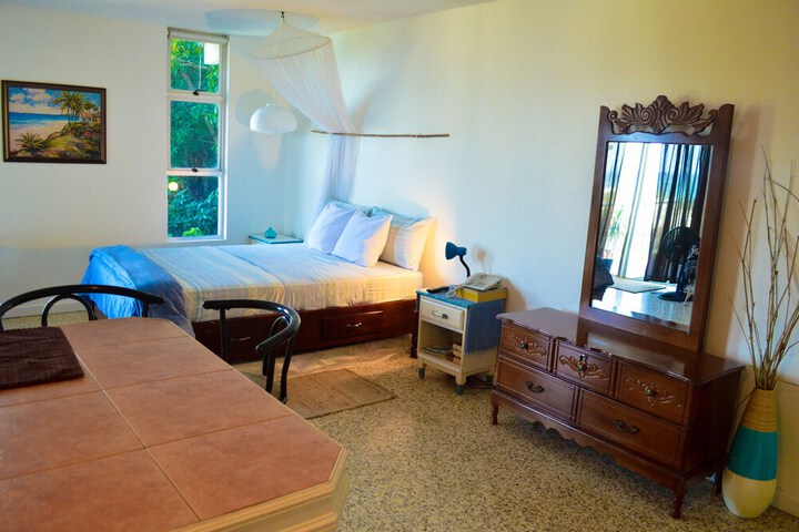 Room 5 of 14