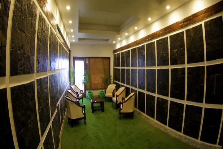 Room 16 of 32