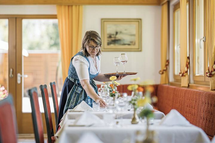 Dining 63 of 102