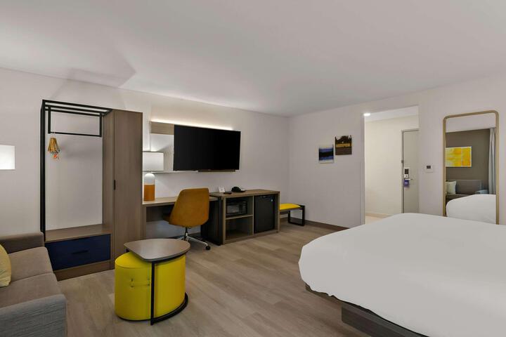 Room 14 of 61