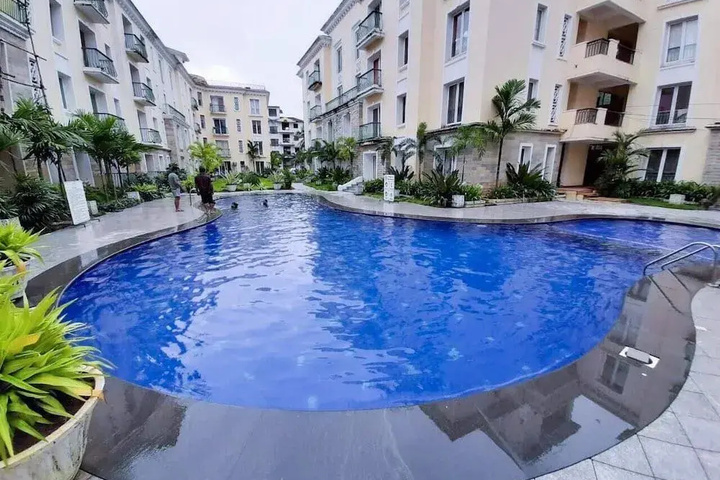 Pool 10 of 14