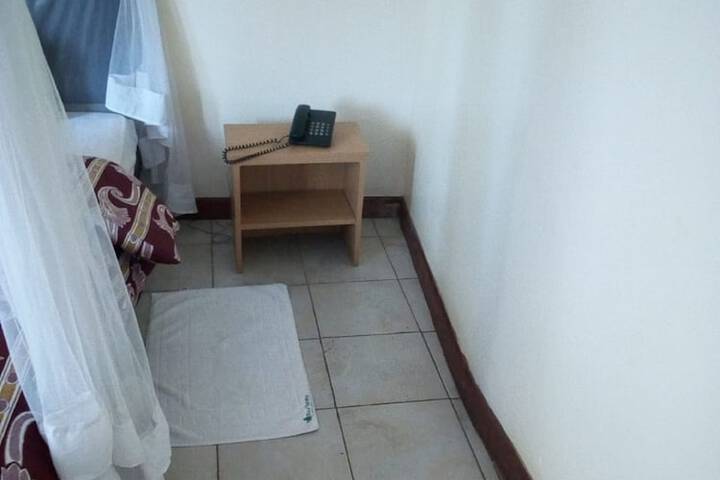 Room 5 of 18