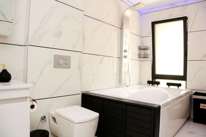 Room 20 of 33
