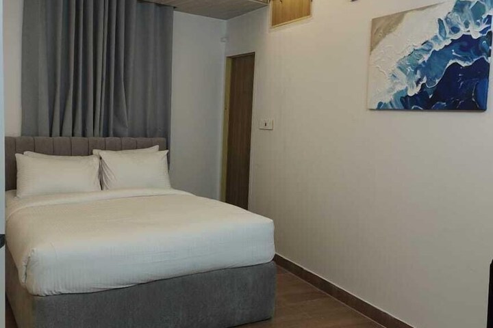 Room 7 of 30