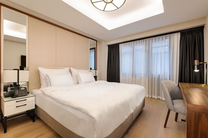 Room 7 of 50