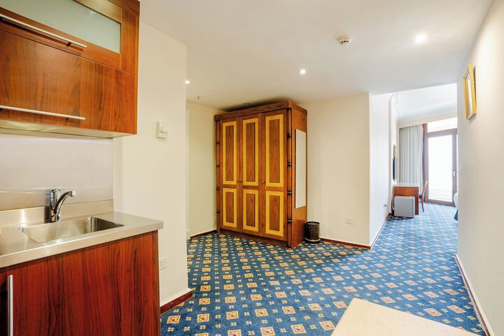Room 43 of 117