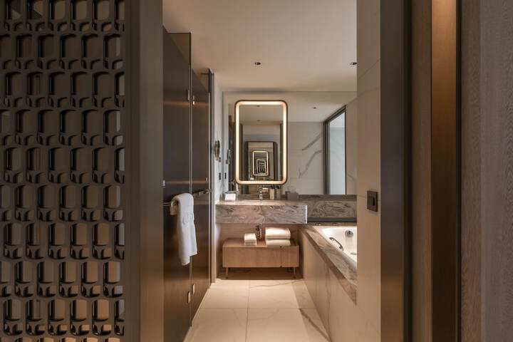 Room 18 of 35