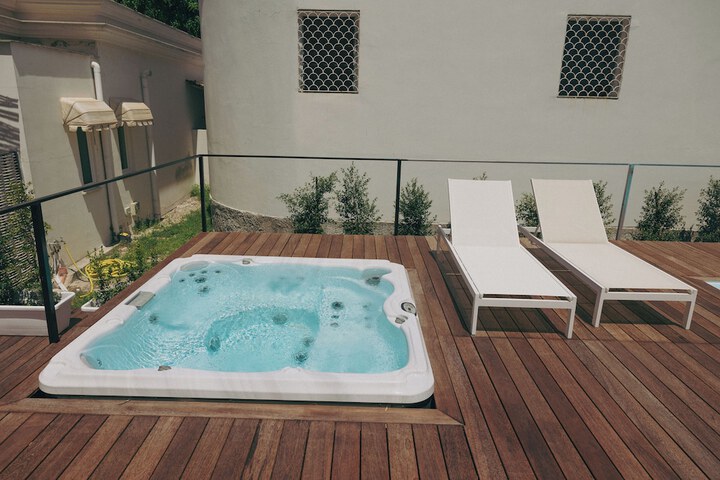 Pool 54 of 85