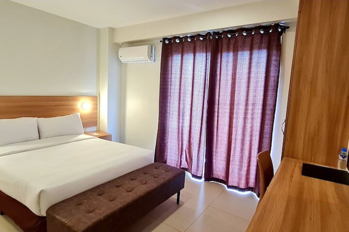 Room 11 of 11