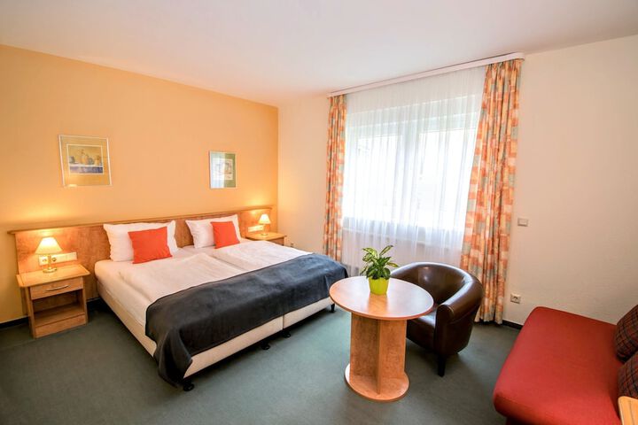 Room 9 of 35