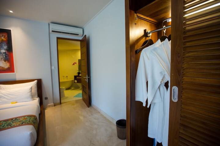 Room 16 of 82