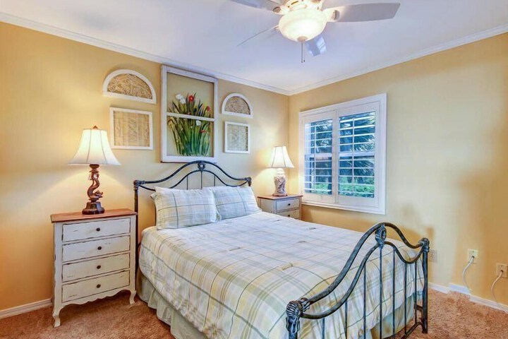 Room 2 of 23