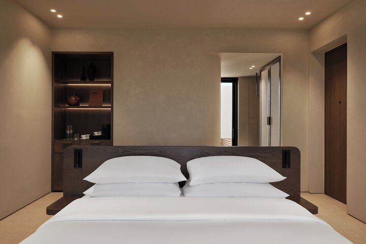 Room 3 of 49