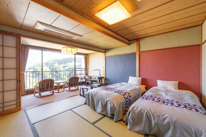 Room 2 of 23