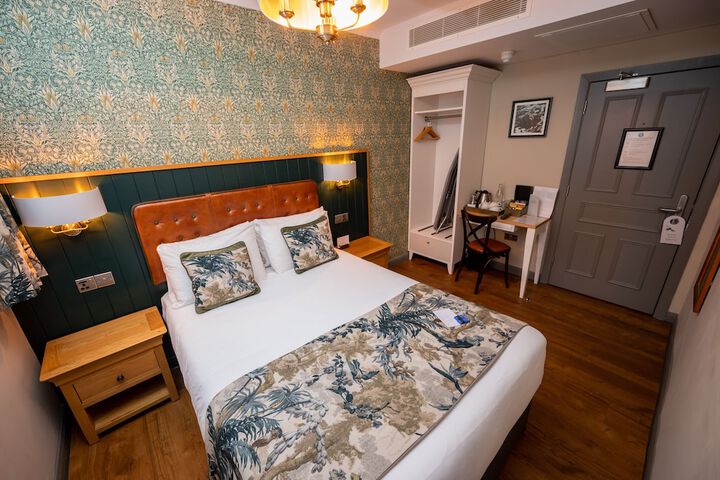 Room 20 of 77