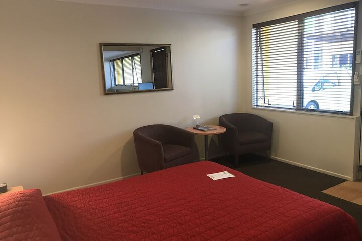 Room 12 of 39