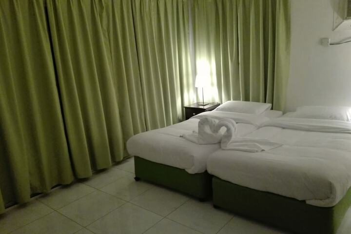 Room 2 of 53