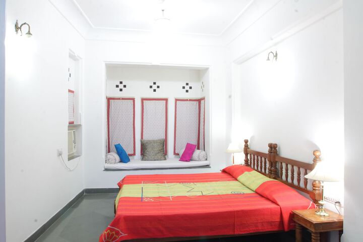Room 10 of 20