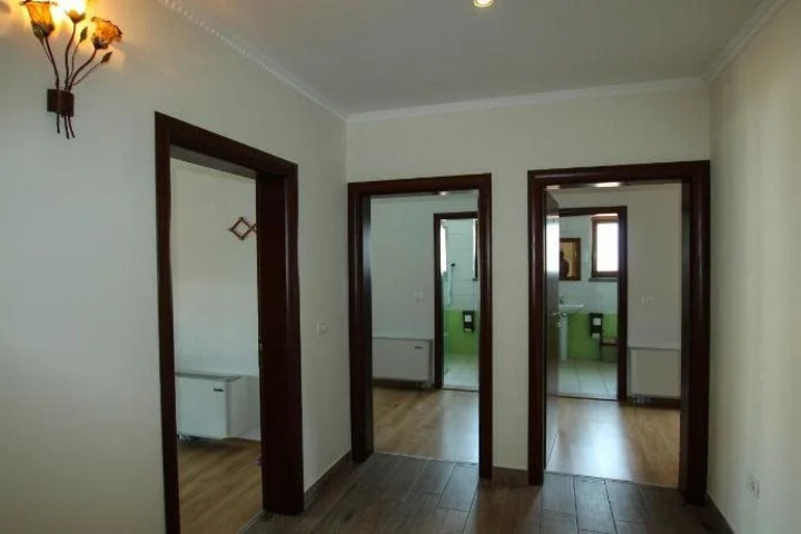 Room 11 of 13